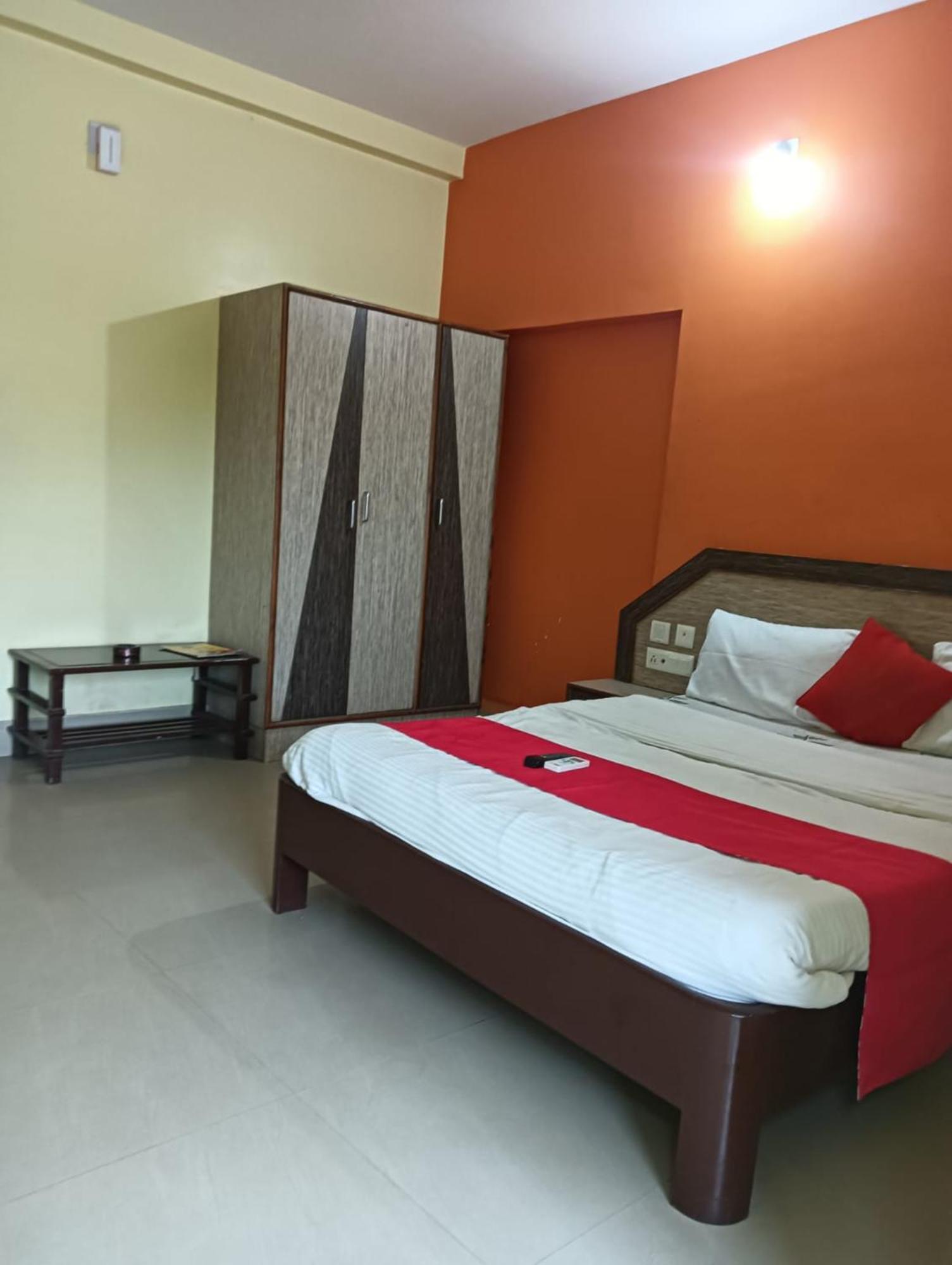 Hotel D2 Holiday Inn -Near Niladri Sea Beach - Puri - Official Verified Ngoại thất bức ảnh