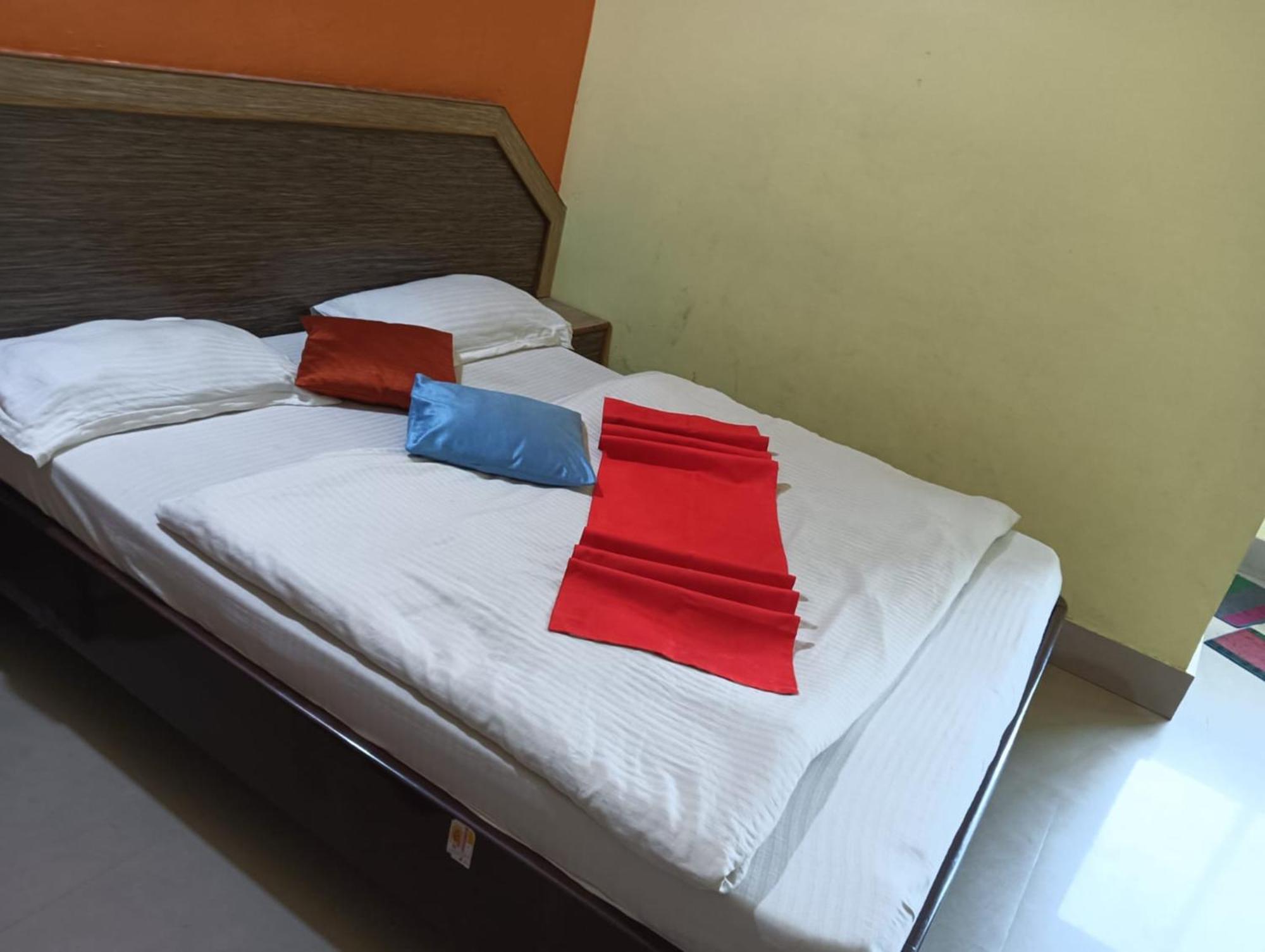 Hotel D2 Holiday Inn -Near Niladri Sea Beach - Puri - Official Verified Ngoại thất bức ảnh