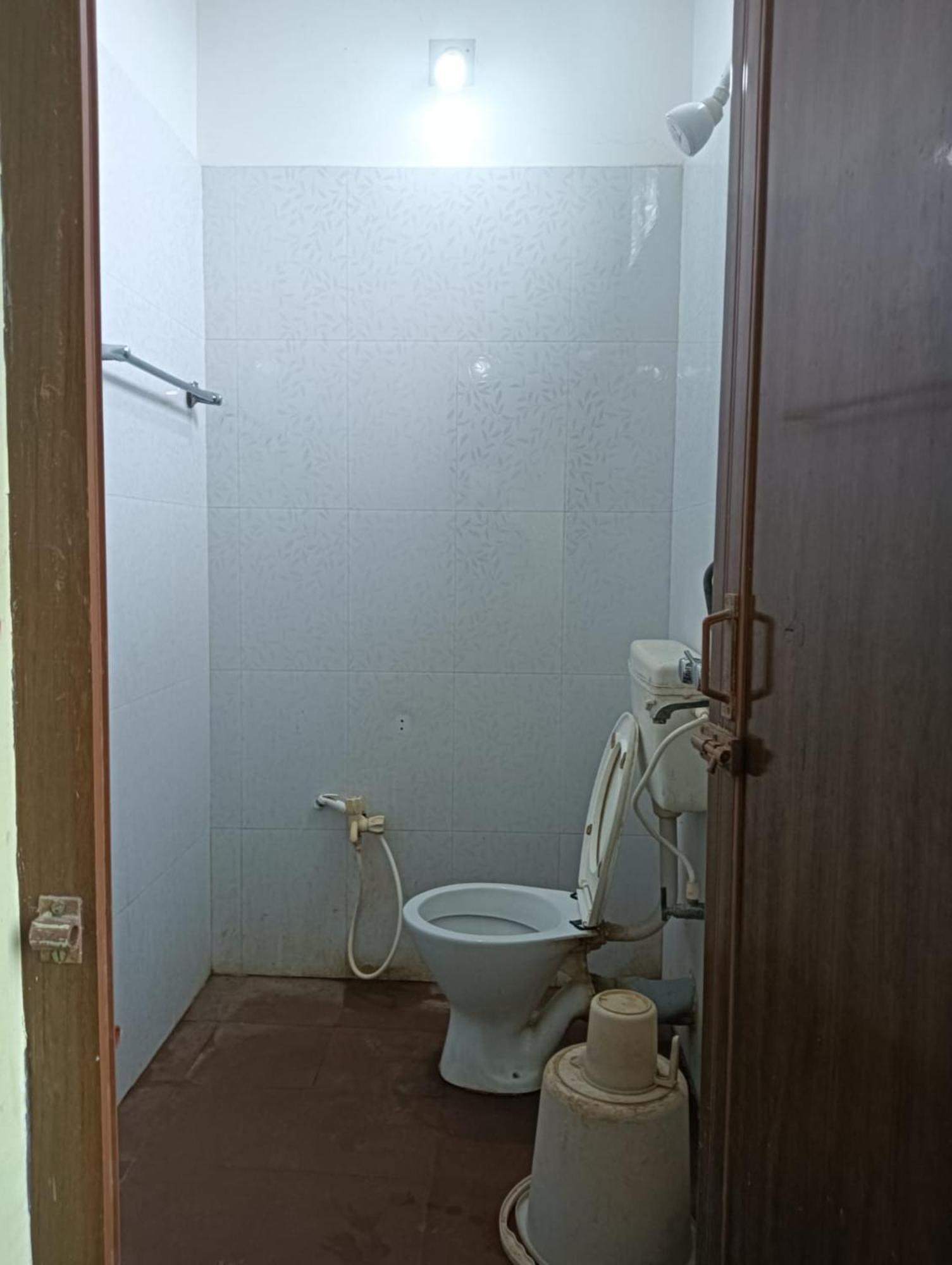 Hotel D2 Holiday Inn -Near Niladri Sea Beach - Puri - Official Verified Ngoại thất bức ảnh