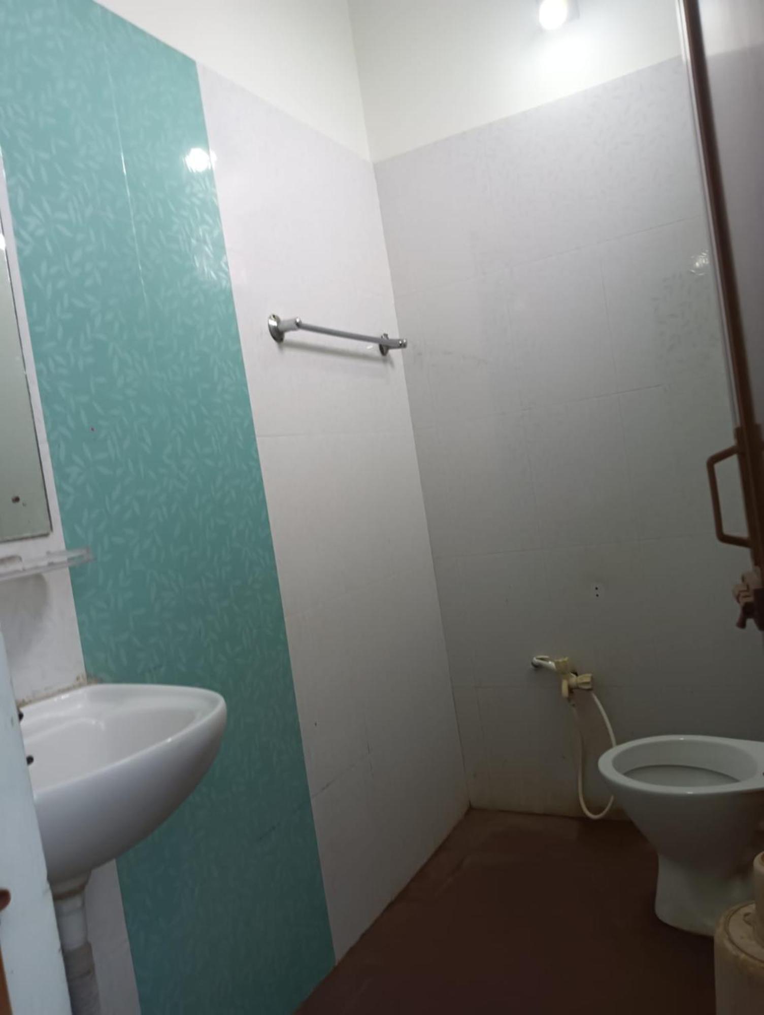Hotel D2 Holiday Inn -Near Niladri Sea Beach - Puri - Official Verified Ngoại thất bức ảnh