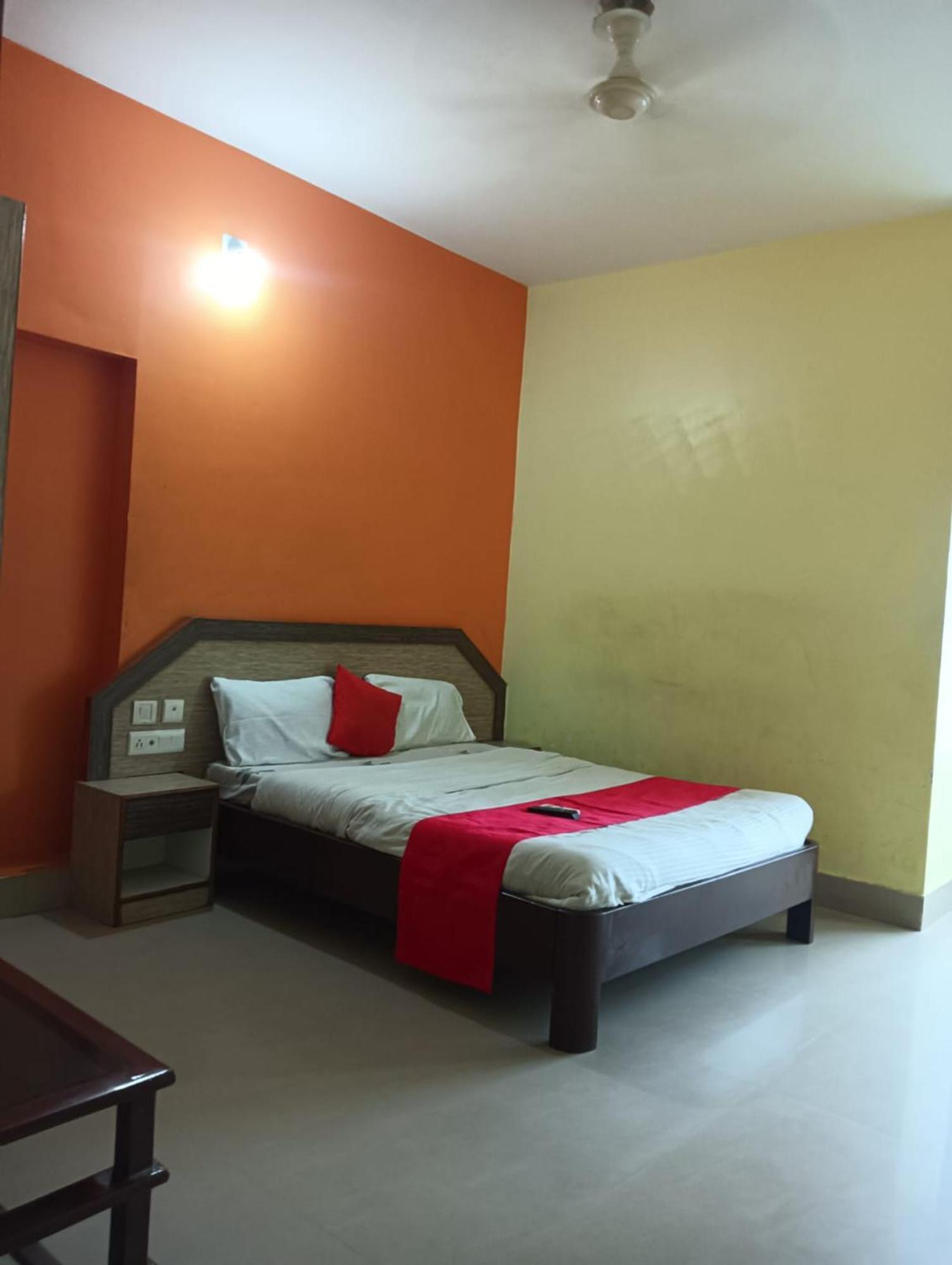 Hotel D2 Holiday Inn -Near Niladri Sea Beach - Puri - Official Verified Ngoại thất bức ảnh